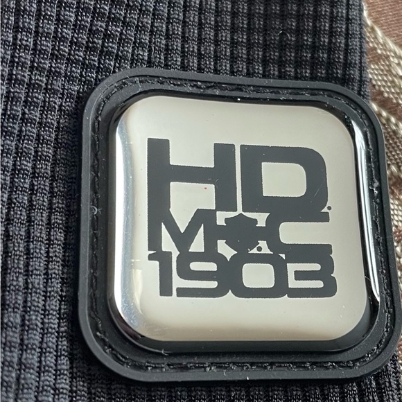 Harley-Davidson Ladies 2XL Long Sleeve Top. Gently used. Stunning Red Trim! - Picture 11 of 12